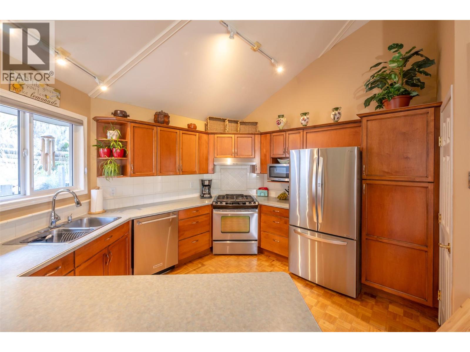 4744 Lakeside Road, Penticton, British Columbia  V2A 8W6 - Photo 13 - 10373263