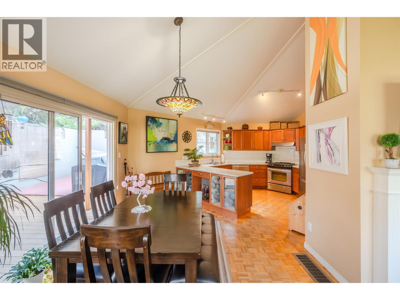 4744 Lakeside Road, Penticton, British Columbia  V2A 8W6 - Photo 9 - 10373263