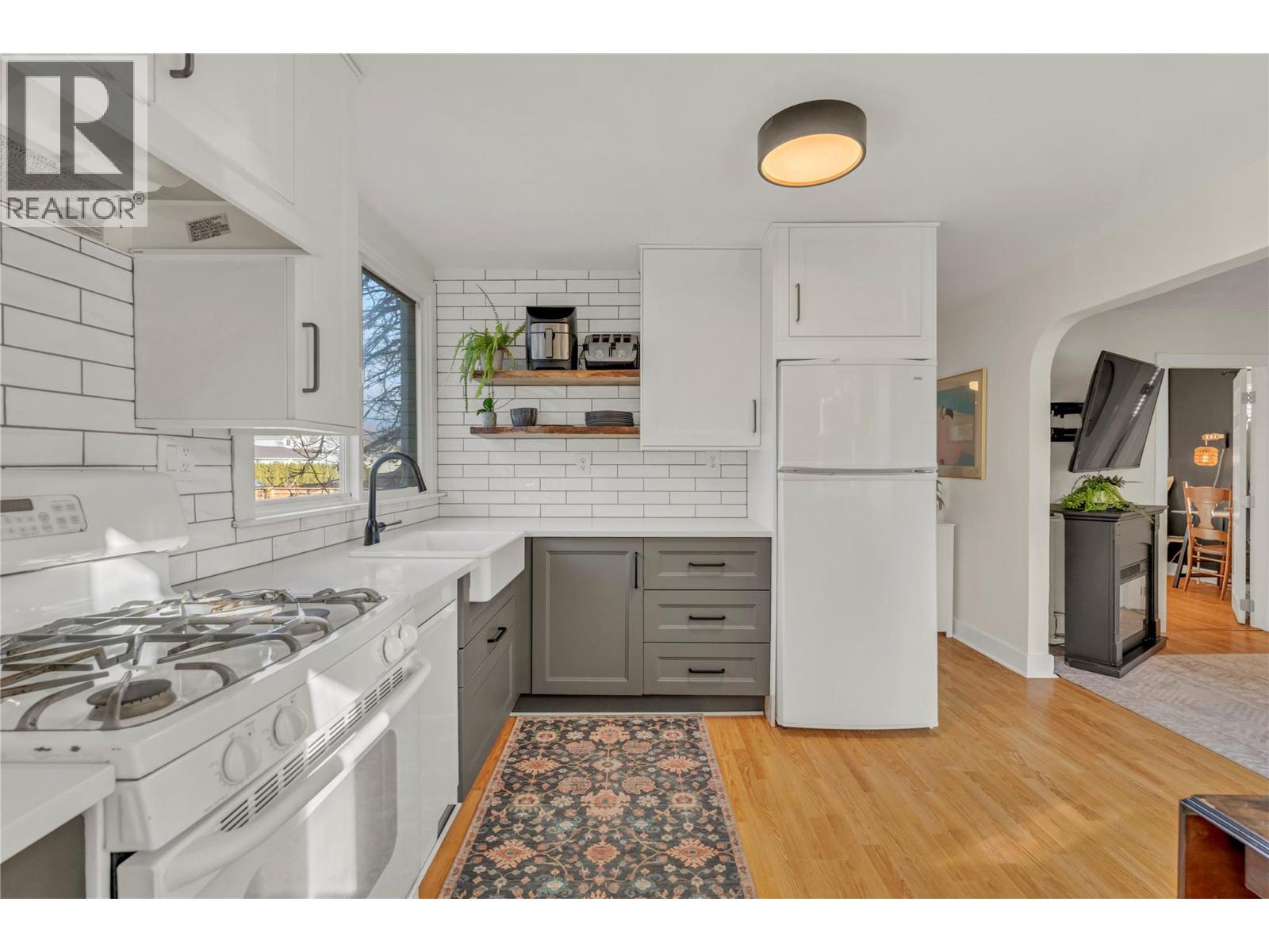 10120 Julia Street, Summerland, British Columbia  V0H 1Z5 - Photo 2 - 10373111