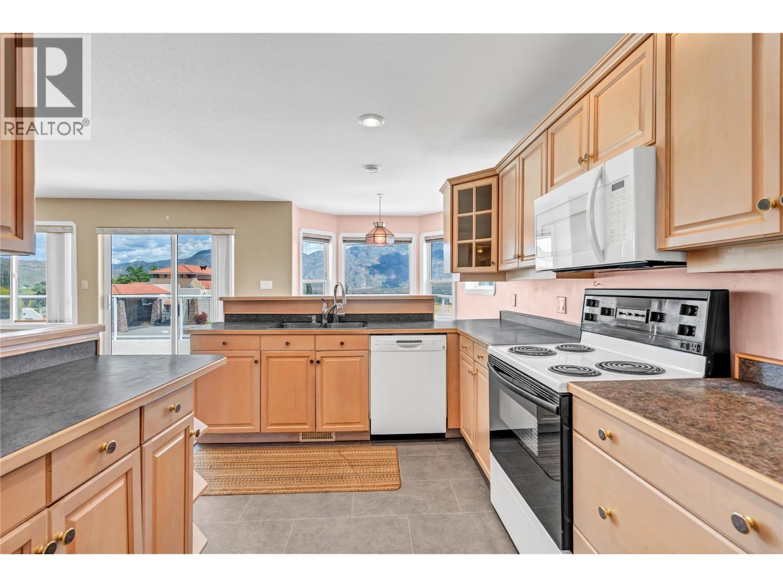 12113 Glen Abbey Court, Osoyoos, British Columbia  V0H 1V4 - Photo 11 - 10373438