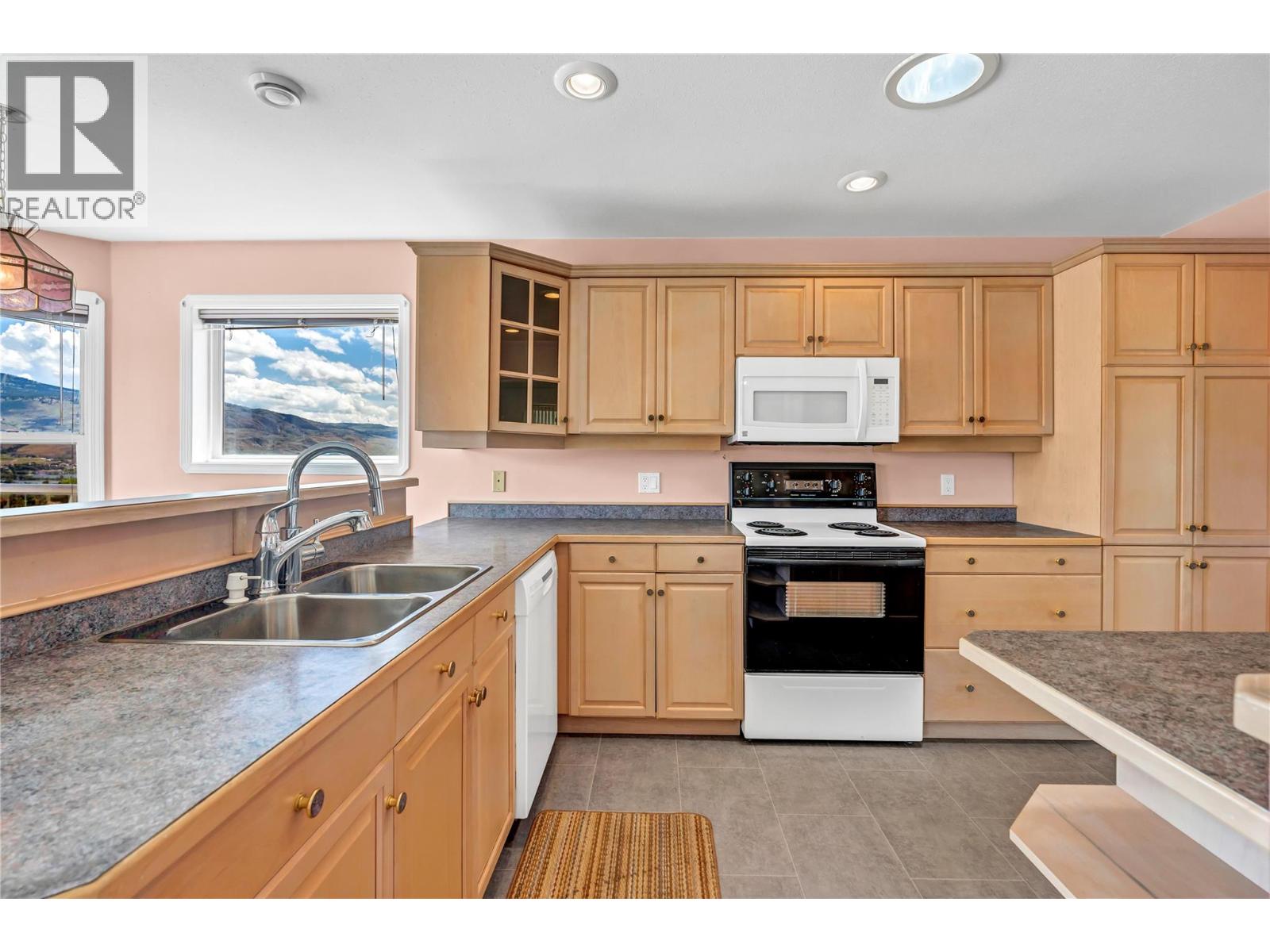 12113 Glen Abbey Court, Osoyoos, British Columbia  V0H 1V4 - Photo 9 - 10373438