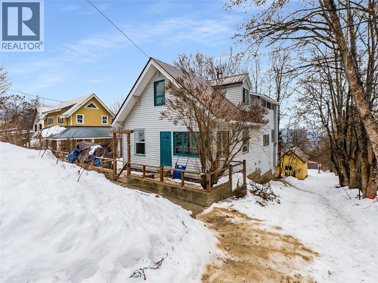 2050 Georgia Street, rossland, British Columbia
