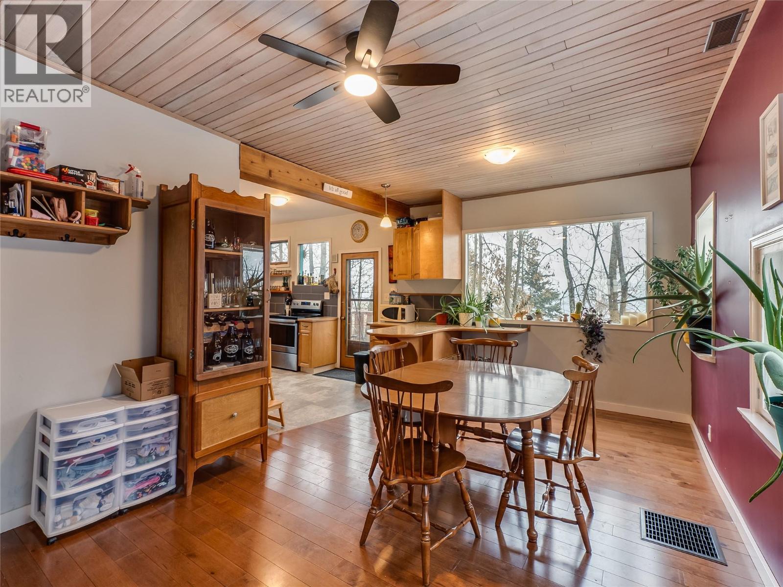 2050 Georgia Street, Rossland, British Columbia  V0G 1Y0 - Photo 10 - 10373283