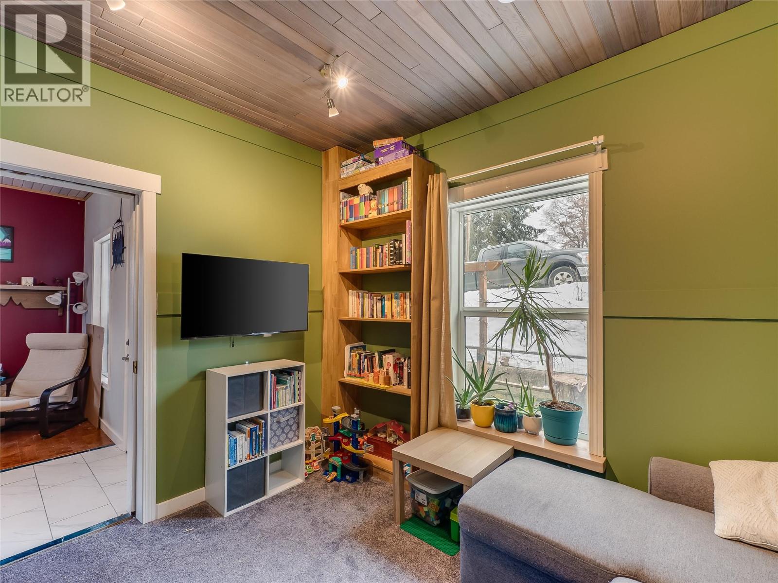 2050 Georgia Street, Rossland, British Columbia  V0G 1Y0 - Photo 17 - 10373283