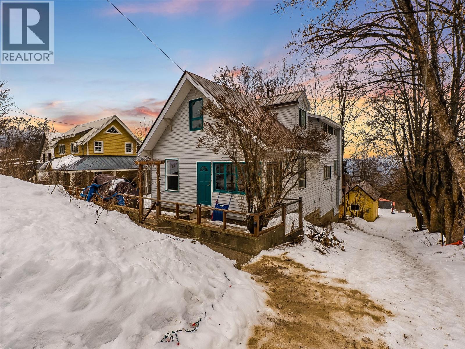 2050 Georgia Street, Rossland, British Columbia  V0G 1Y0 - Photo 35 - 10373283