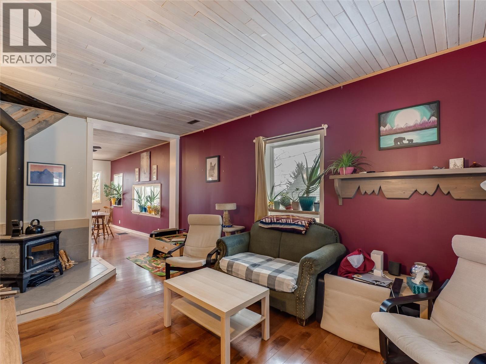2050 Georgia Street, Rossland, British Columbia  V0G 1Y0 - Photo 6 - 10373283