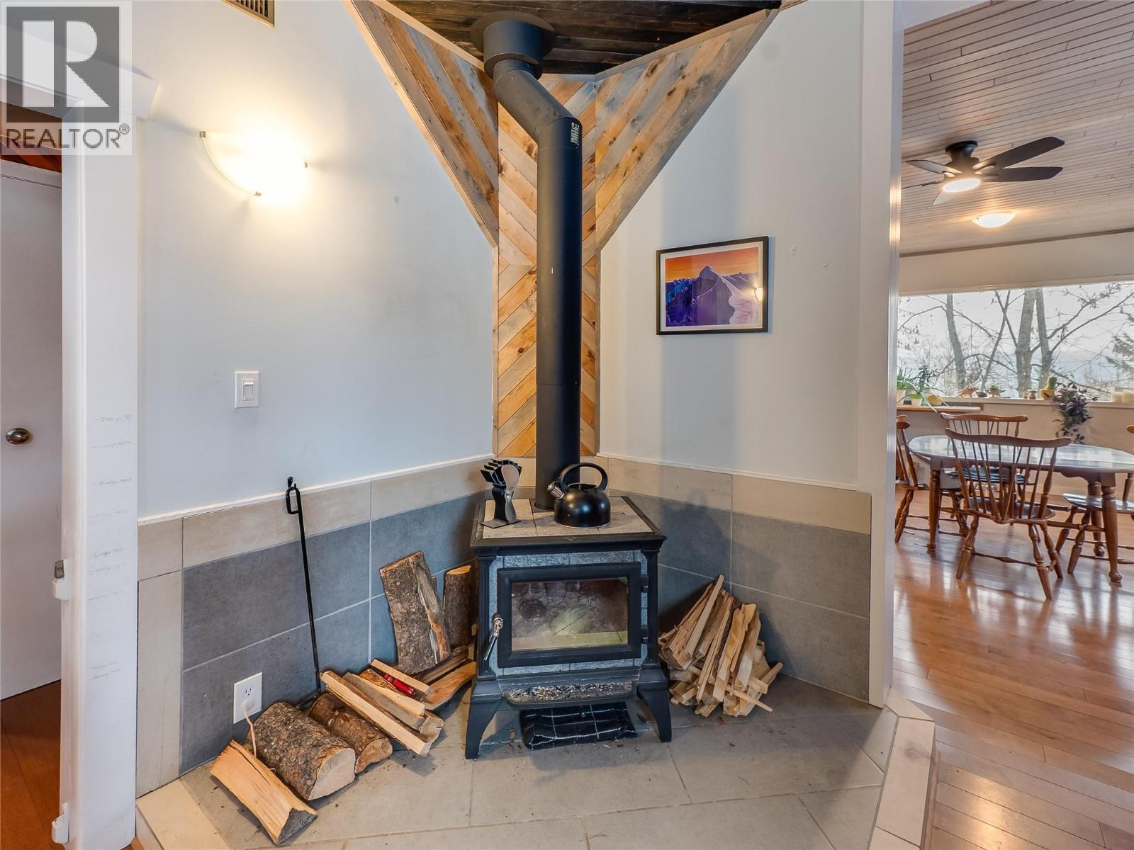 2050 Georgia Street, Rossland, British Columbia  V0G 1Y0 - Photo 7 - 10373283