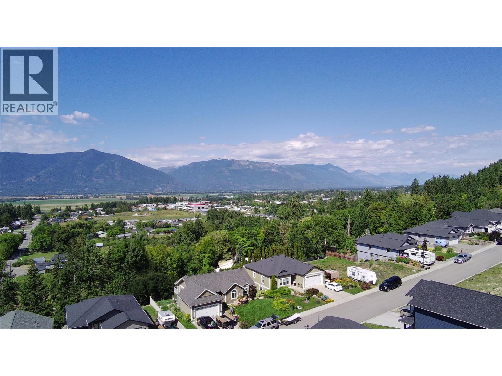 1108 12th Avenue N, Creston, British Columbia  V0B 1G6 - Photo 4 - 10372512