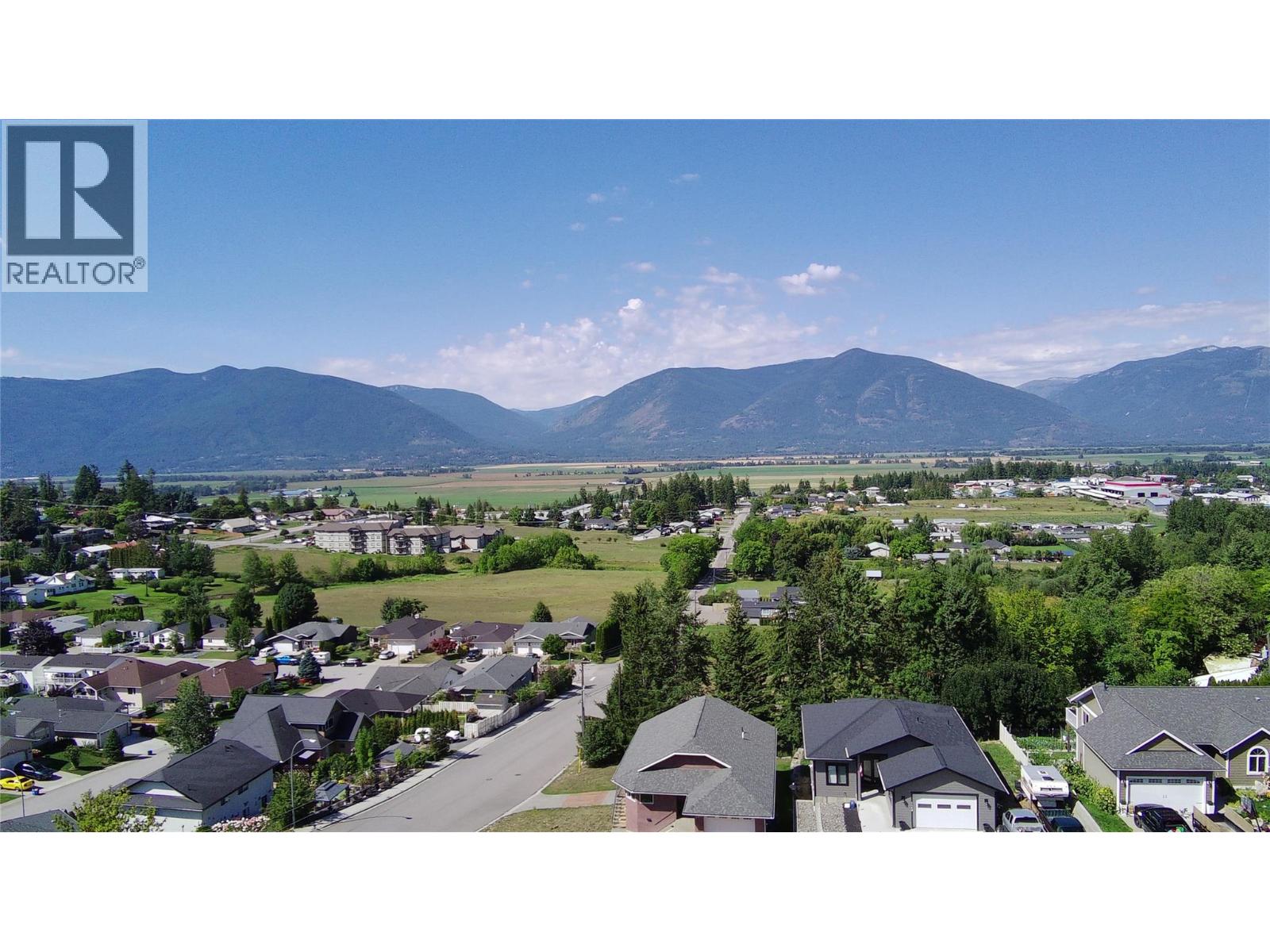 1108 12th Avenue N, Creston, British Columbia  V0B 1G6 - Photo 5 - 10372512
