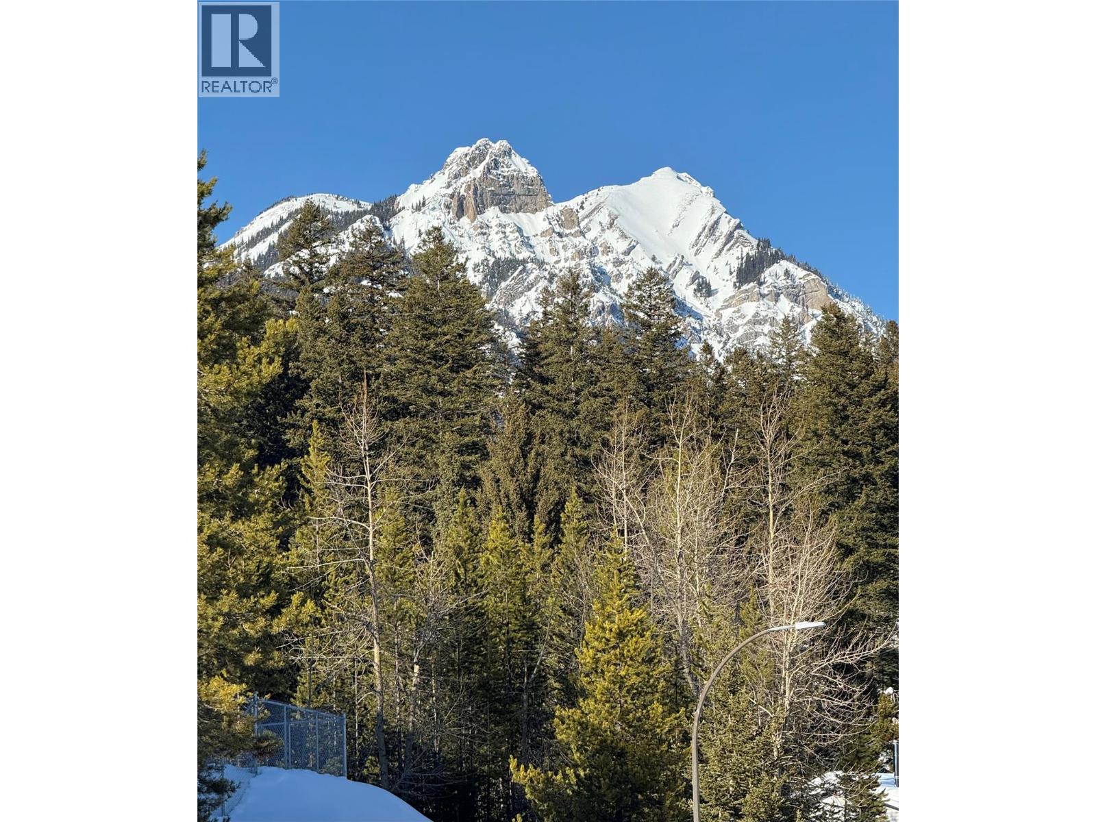 2 Dallas Place, Elkford, British Columbia  V0B 1H0 - Photo 4 - 10373457