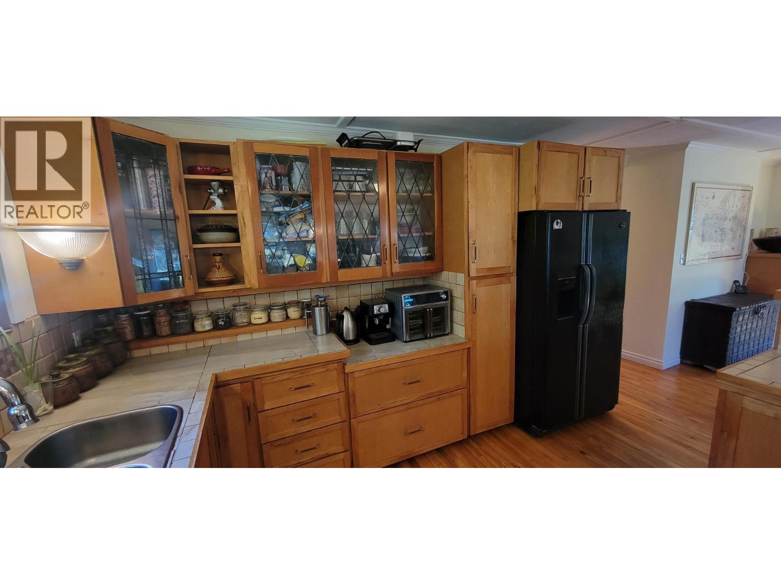 9841 Talbot Road, Nelway, British Columbia  V0G 1Z0 - Photo 12 - 10372904
