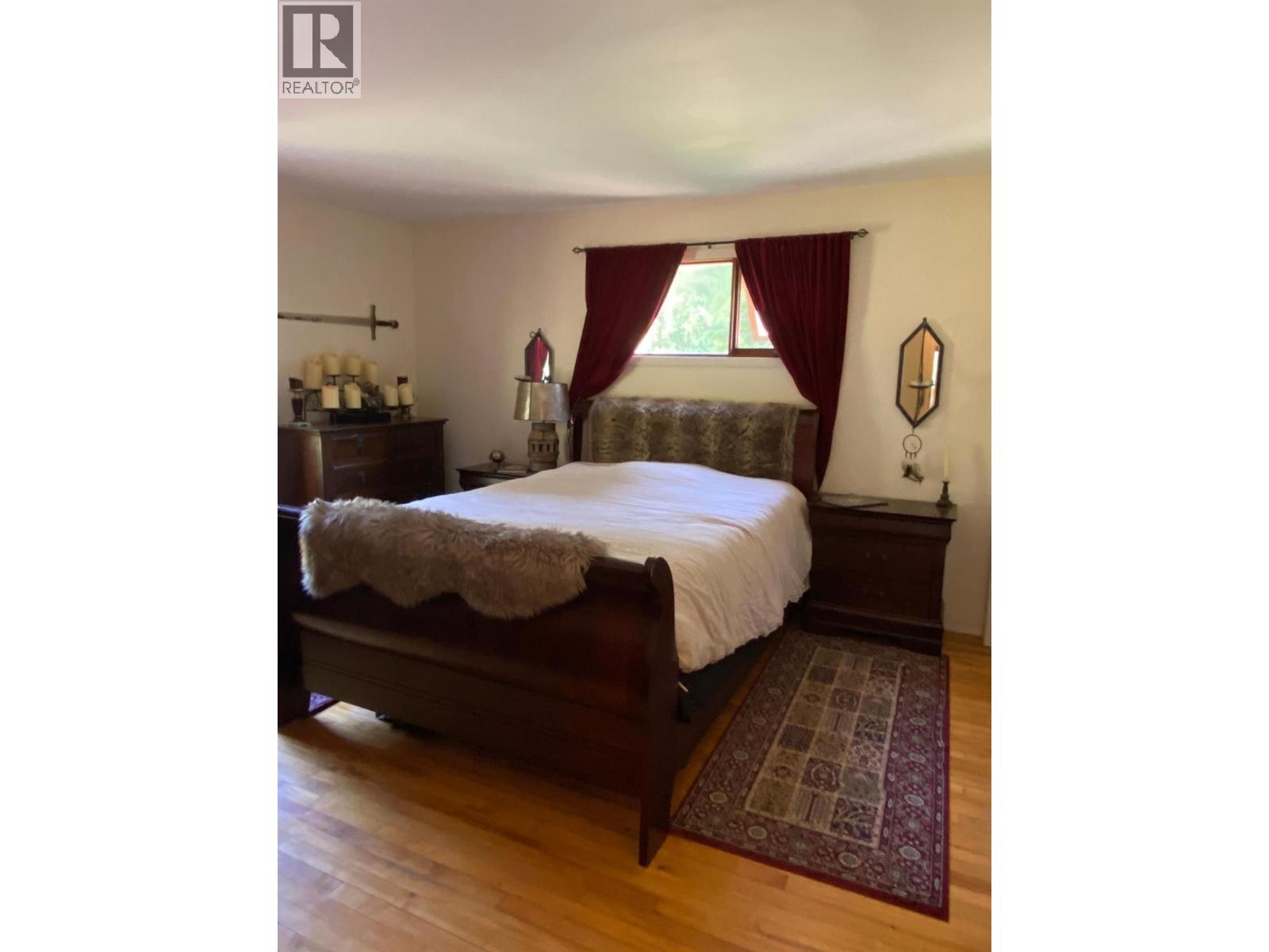 9841 Talbot Road, Nelway, British Columbia  V0G 1Z0 - Photo 22 - 10372904