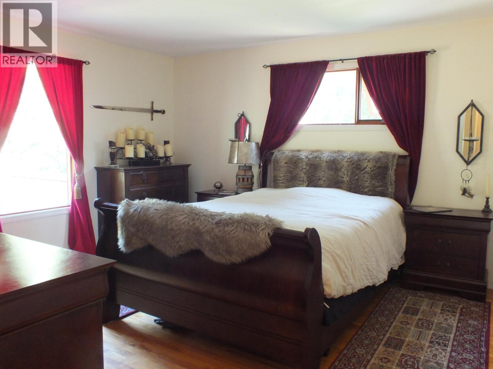 9841 Talbot Road, Nelway, British Columbia  V0G 1Z0 - Photo 23 - 10372904