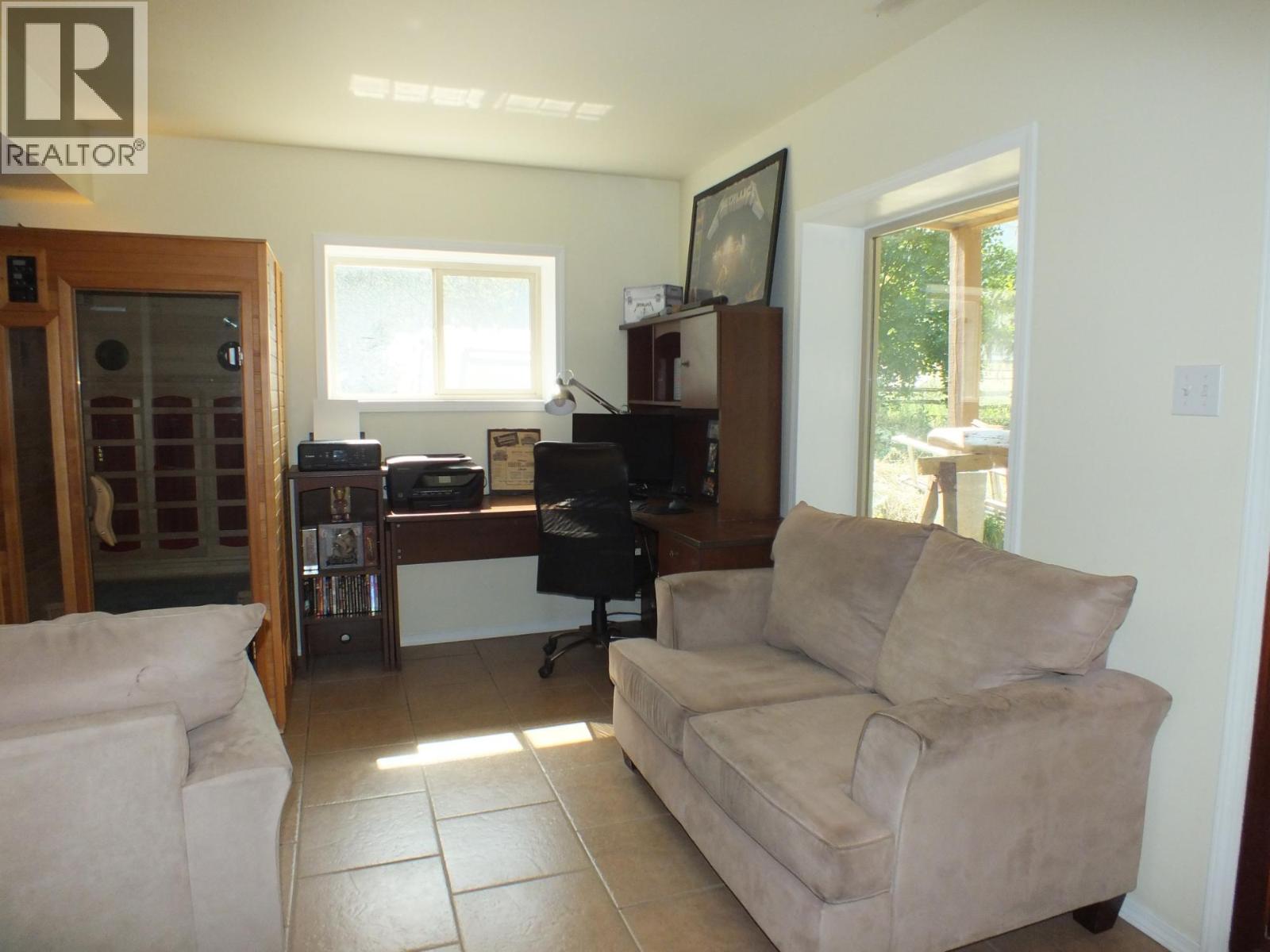 9841 Talbot Road, Nelway, British Columbia  V0G 1Z0 - Photo 26 - 10372904