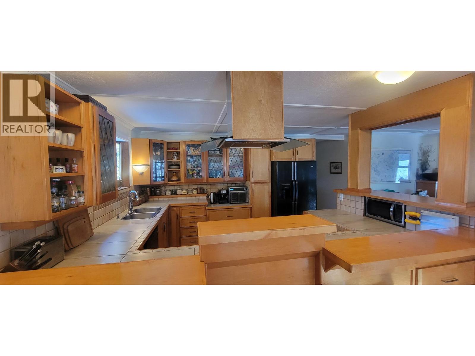 9841 Talbot Road, Nelway, British Columbia  V0G 1Z0 - Photo 7 - 10372904