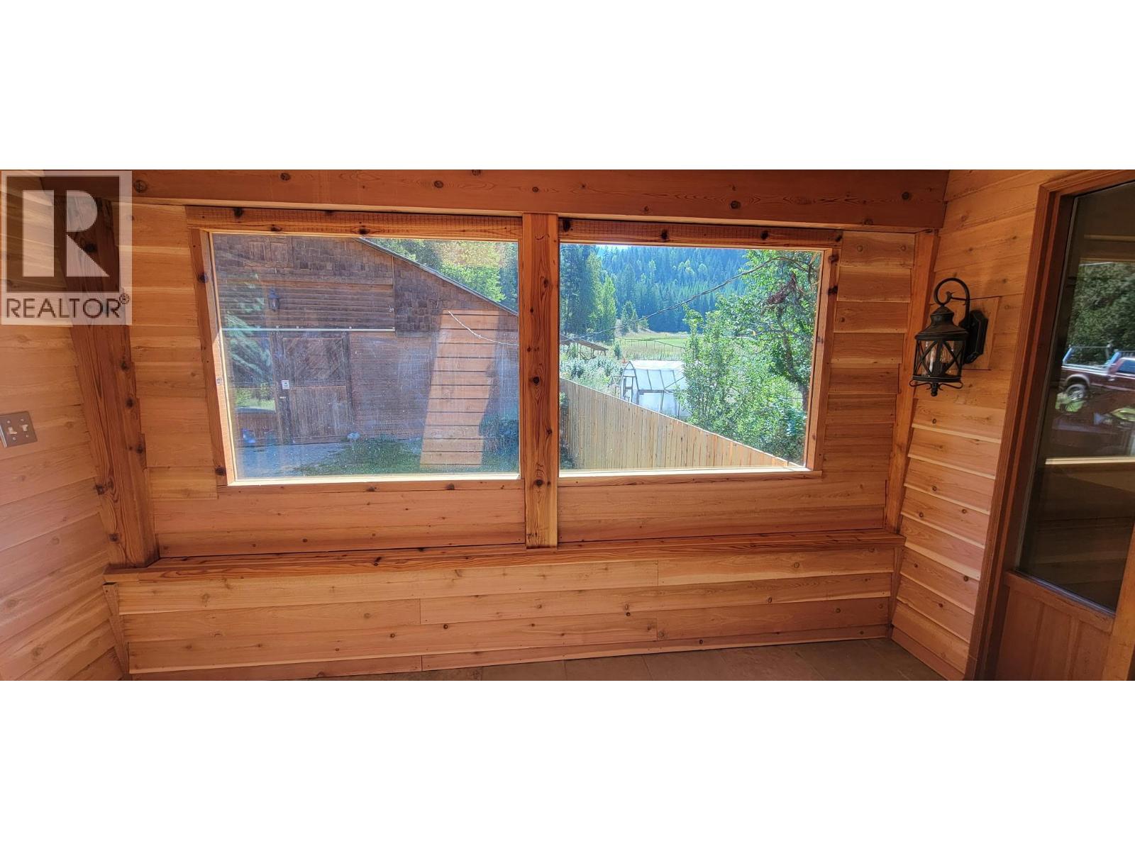 9841 Talbot Road, Nelway, British Columbia  V0G 1Z0 - Photo 83 - 10372904