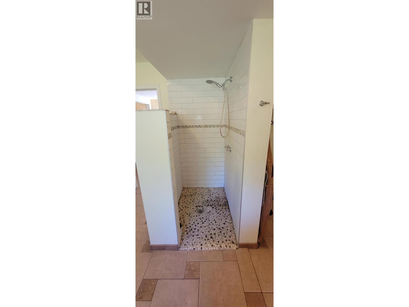 9841 Talbot Road, Nelway, British Columbia  V0G 1Z0 - Photo 87 - 10372904
