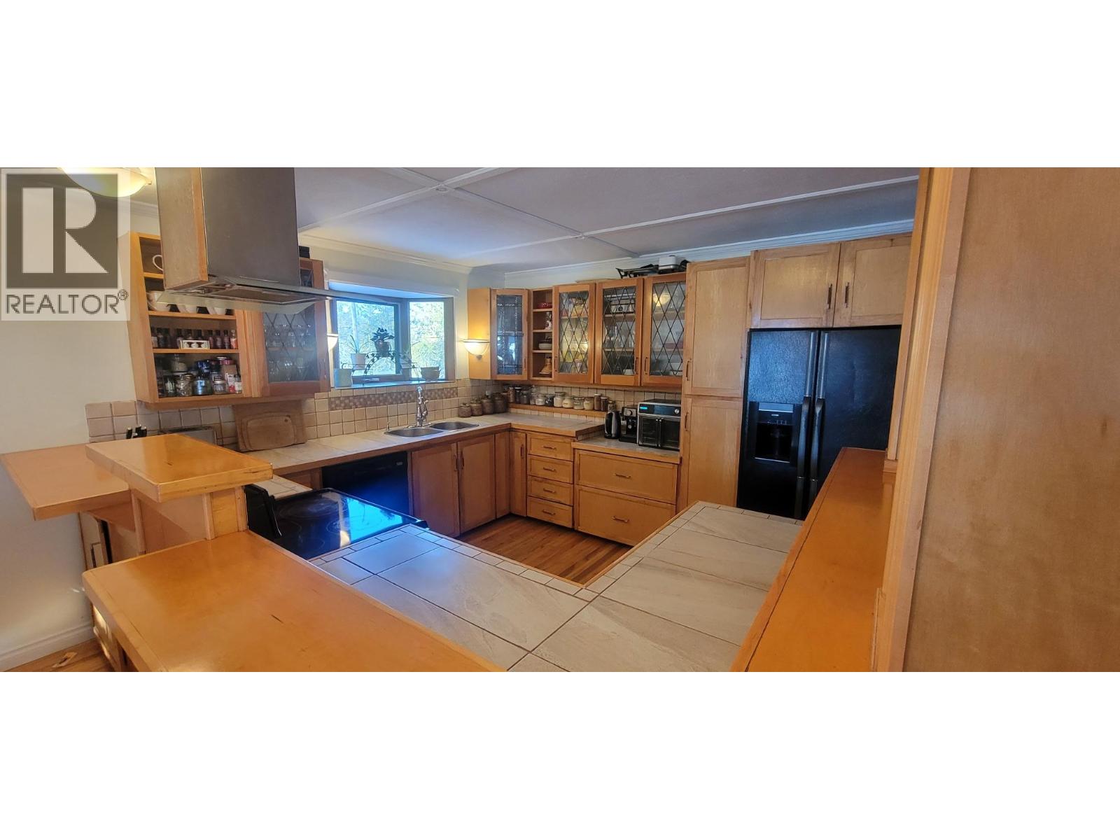 9841 Talbot Road, Nelway, British Columbia  V0G 1Z0 - Photo 9 - 10372904