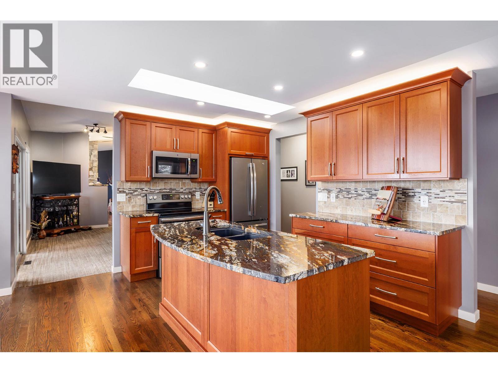 5715 Lakeshore Road, Kelowna, British Columbia  V1W 4J5 - Photo 13 - 10373169