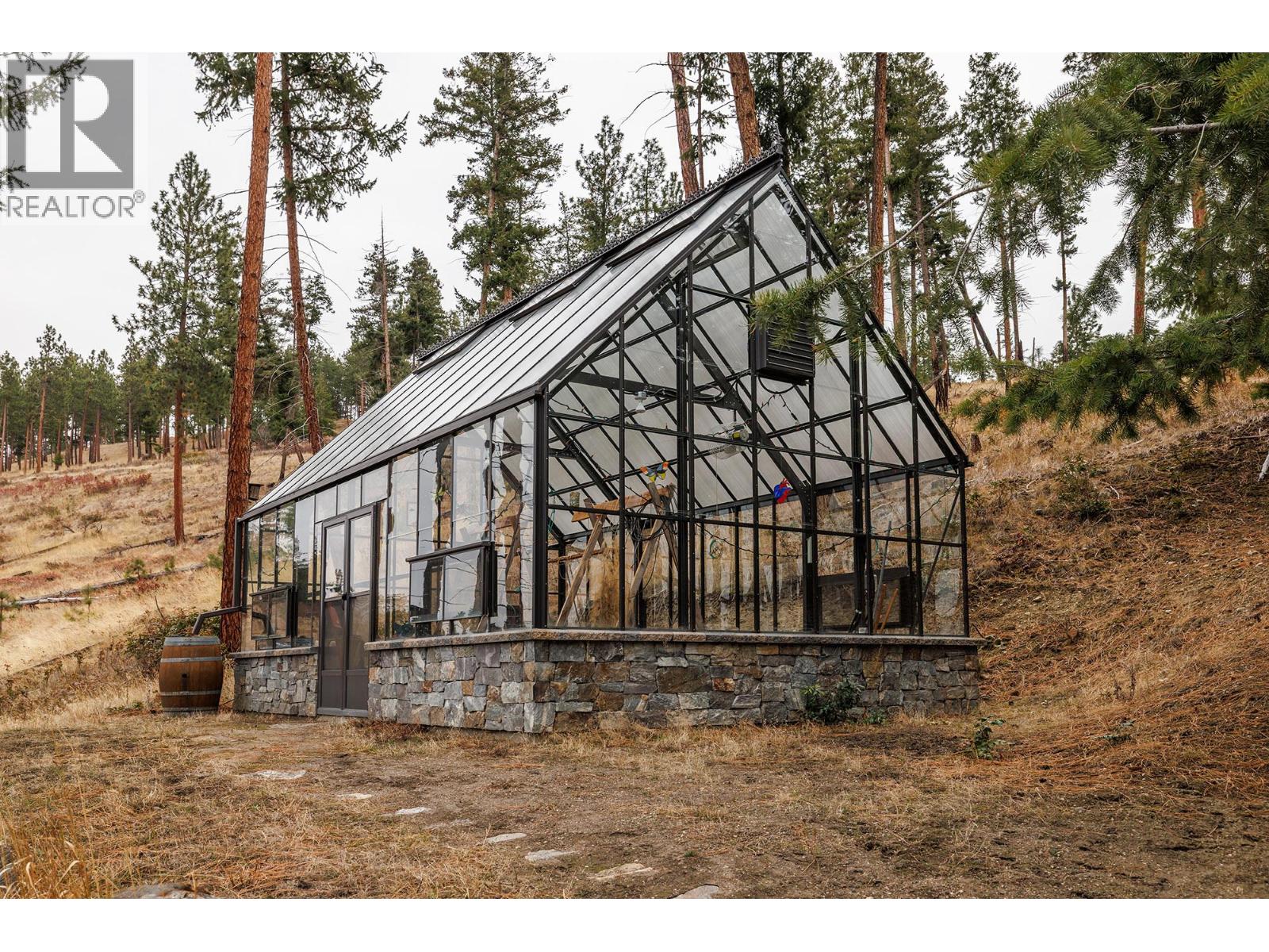 5715 Lakeshore Road, Kelowna, British Columbia  V1W 4J5 - Photo 2 - 10373169