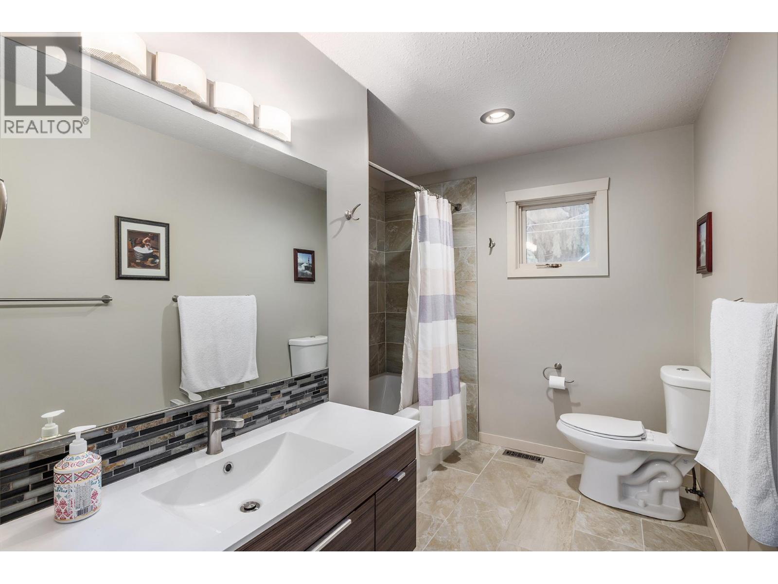5715 Lakeshore Road, Kelowna, British Columbia  V1W 4J5 - Photo 22 - 10373169