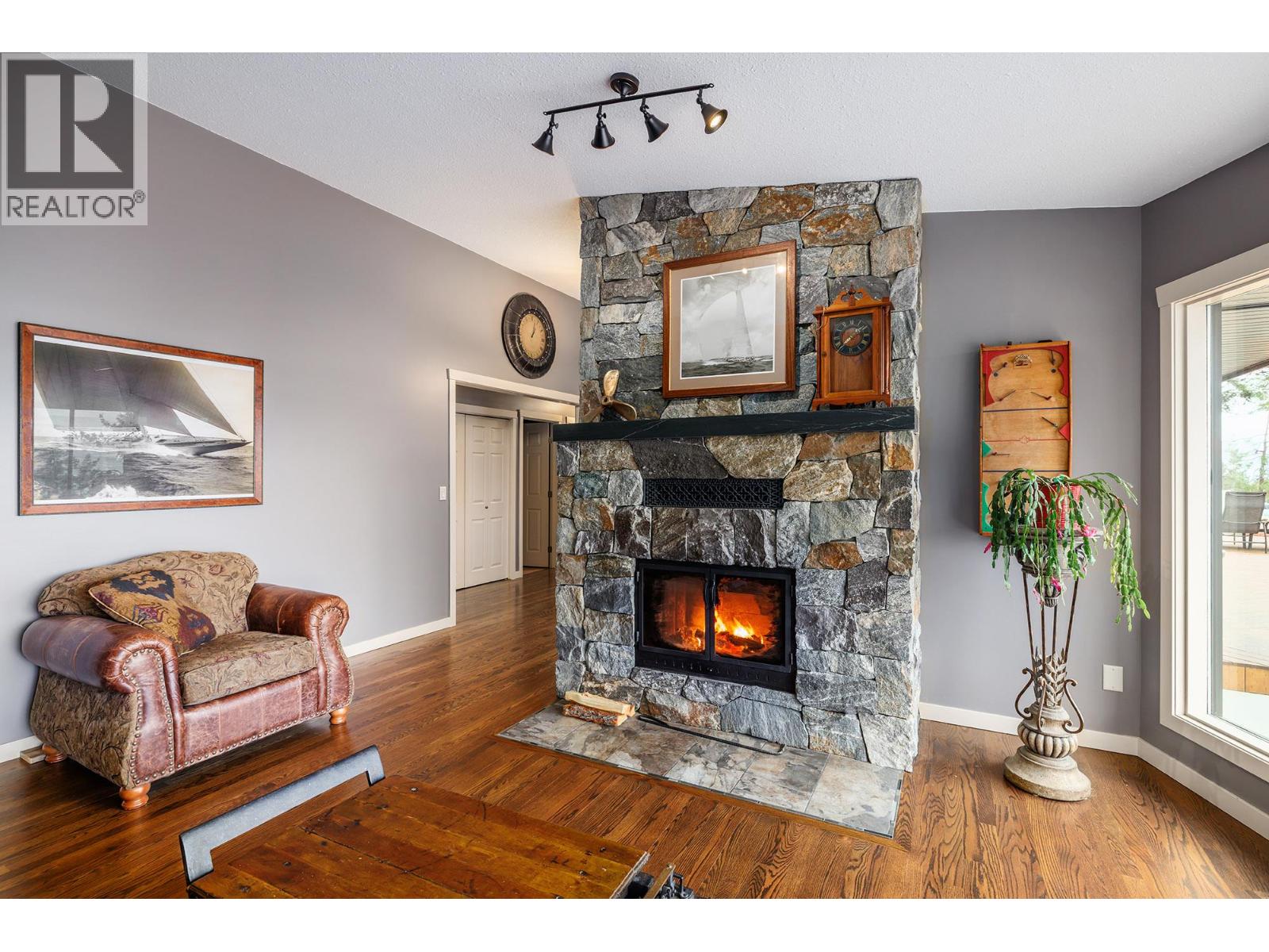 5715 Lakeshore Road, Kelowna, British Columbia  V1W 4J5 - Photo 9 - 10373169