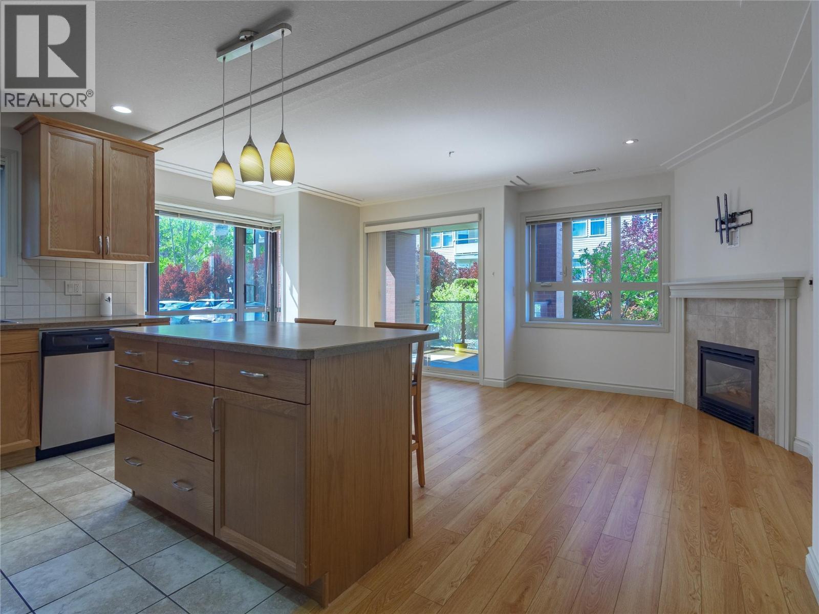 2113 Atkinson Street Unit# 101, Penticton, British Columbia  V2A 8R5 - Photo 3 - 10373478