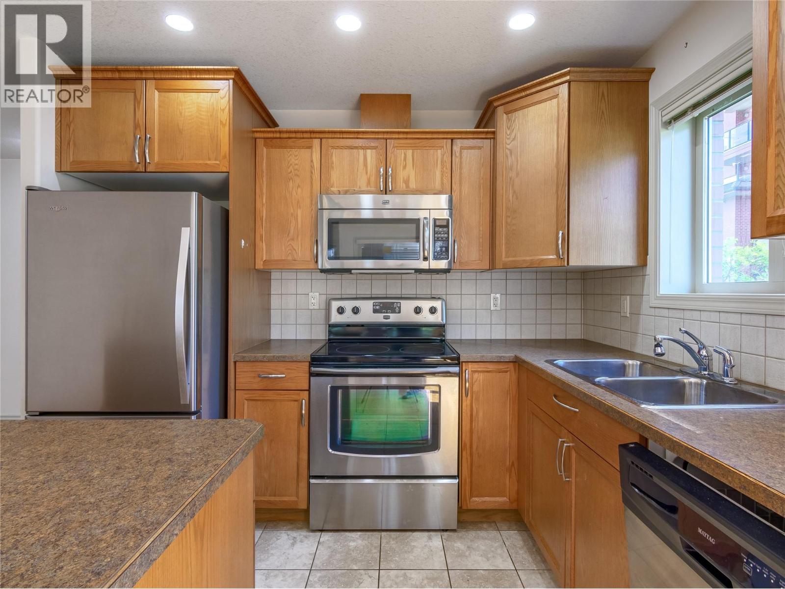 2113 Atkinson Street Unit# 101, Penticton, British Columbia  V2A 8R5 - Photo 5 - 10373478