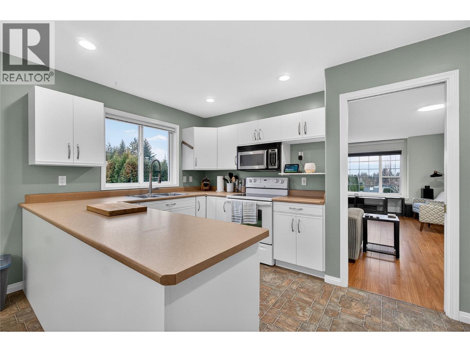 1850 33 Street Ne, Salmon Arm, British Columbia  V1E 1M9 - Photo 17 - 10373306