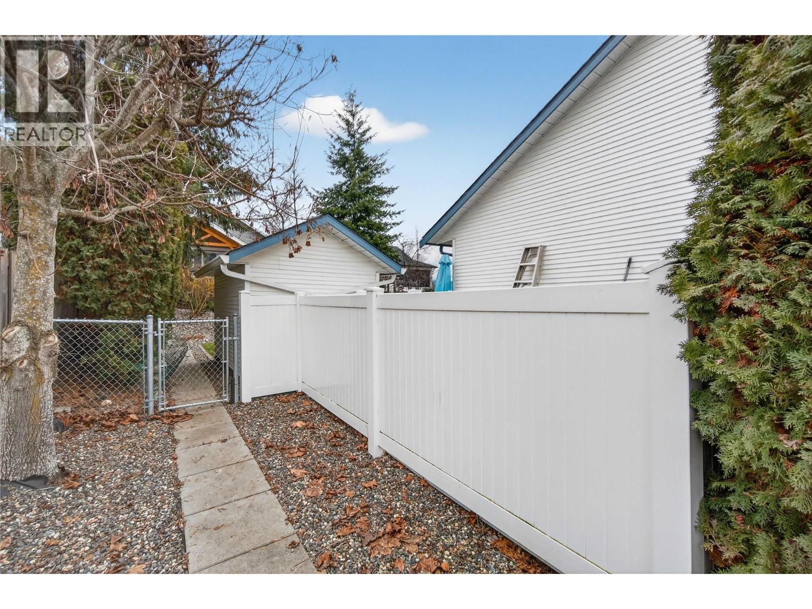 1850 33 Street Ne, Salmon Arm, British Columbia  V1E 1M9 - Photo 39 - 10373306