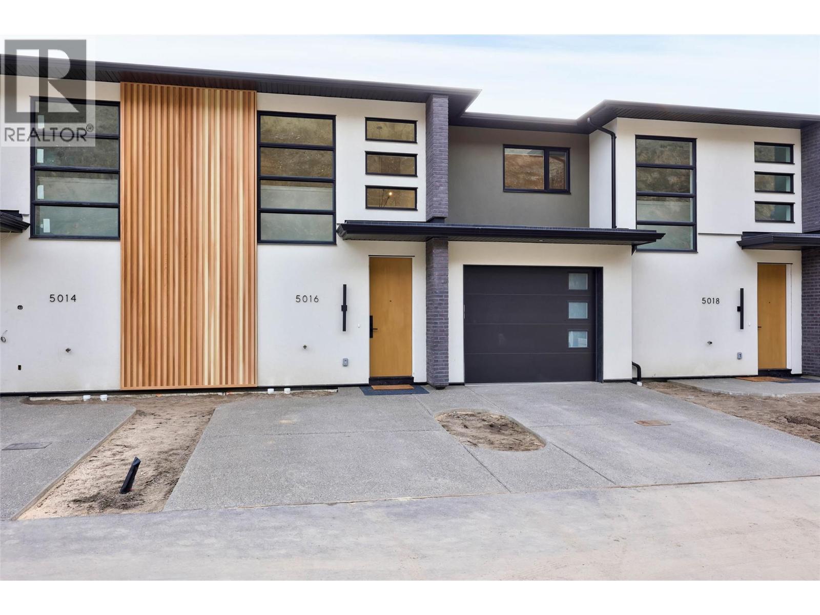 5046 Sun Rivers Drive, Kamloops, British Columbia  V2H 0E7 - Photo 4 - 10373522
