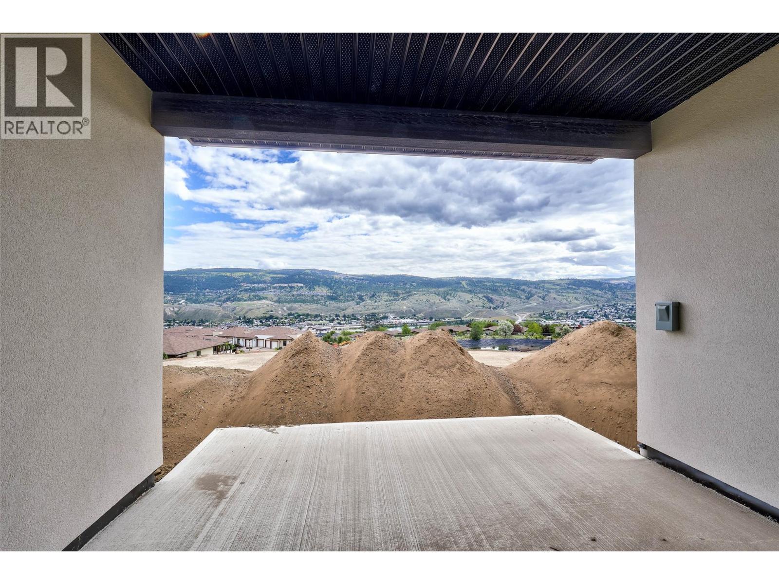 5048 Sun Rivers Drive, Kamloops, British Columbia  V2H 0E7 - Photo 32 - 10373524