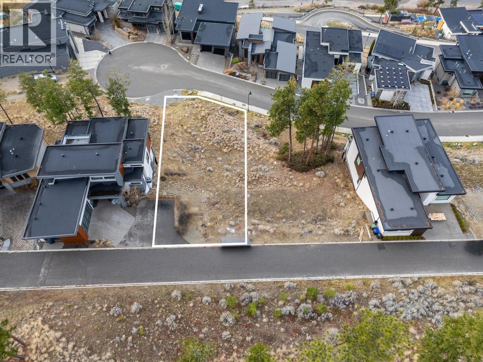 3332 Black Pine Lane, kelowna, British Columbia