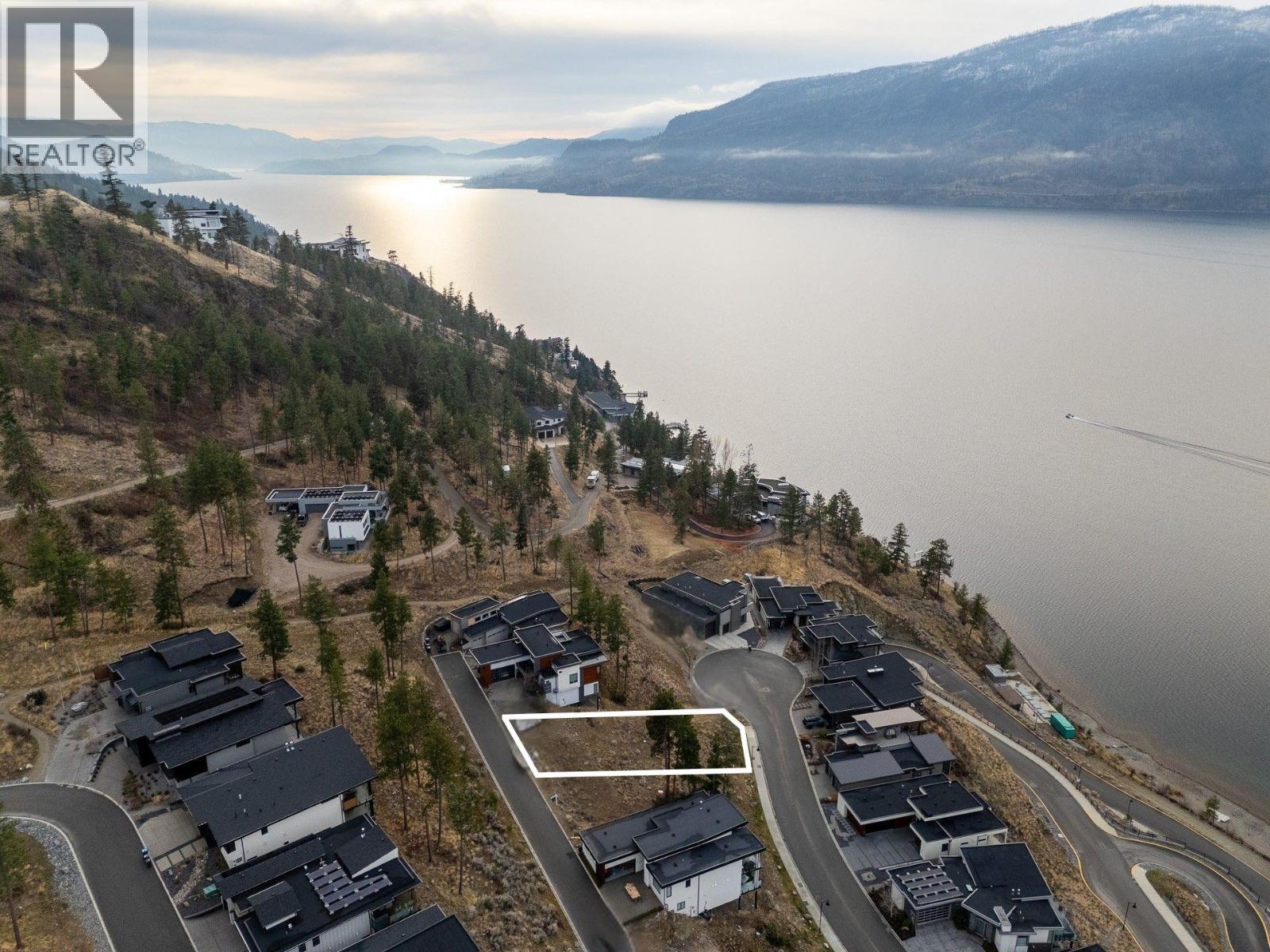 3332 Black Pine Lane, Kelowna, British Columbia  V1V 3G1 - Photo 2 - 10373052
