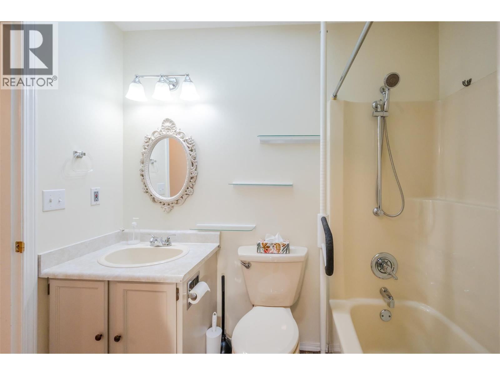 32 Kingfisher Drive, Penticton, British Columbia  V2A 8K6 - Photo 9 - 10373495