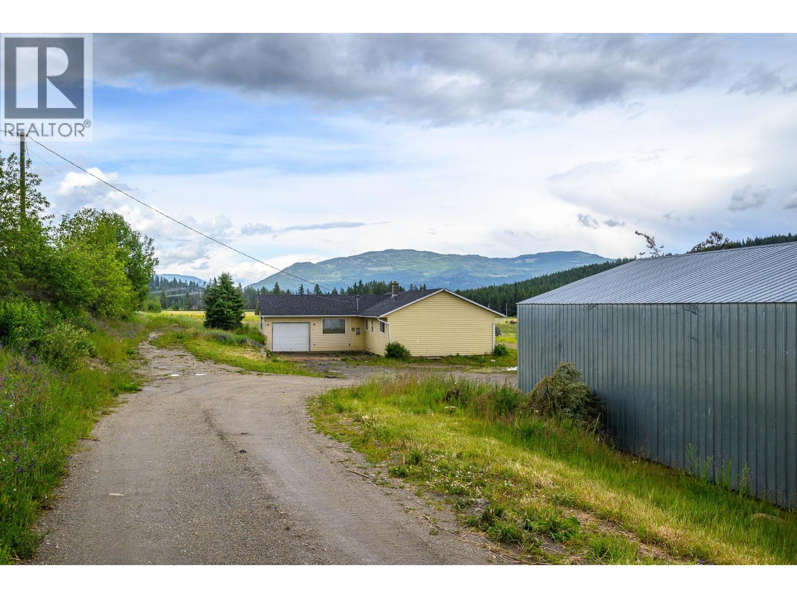 3575 Canyon Road, spallumcheen, British Columbia