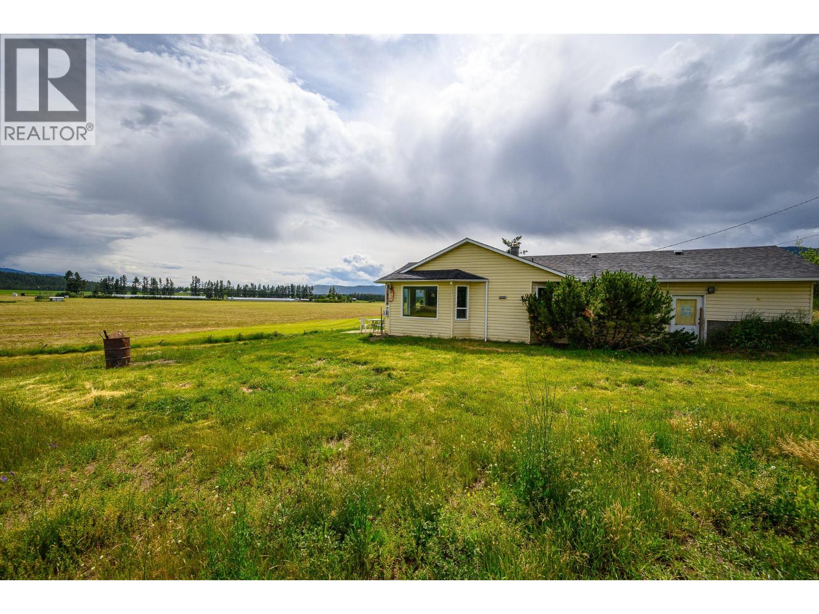 3575 Canyon Road, Spallumcheen, British Columbia  V4Y 0M7 - Photo 10 - 10373551