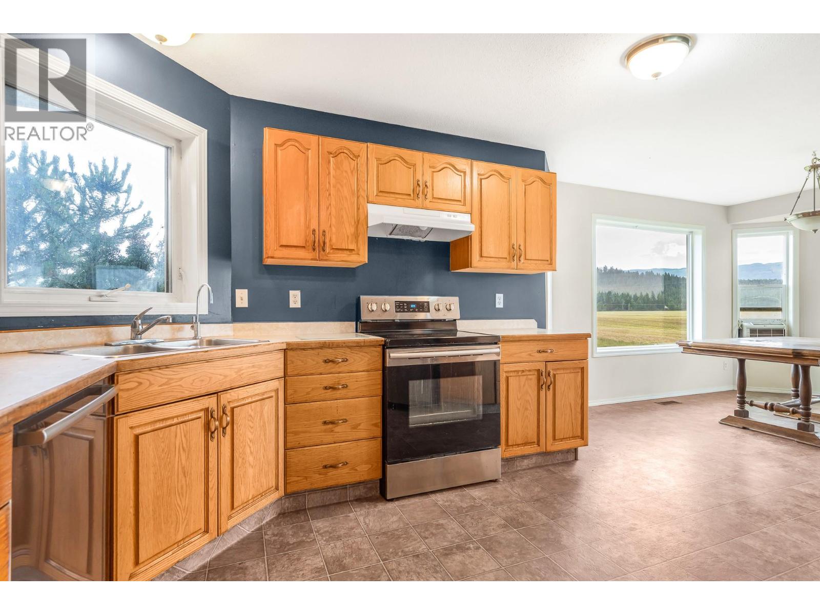 3575 Canyon Road, Spallumcheen, British Columbia  V4Y 0M7 - Photo 13 - 10373551
