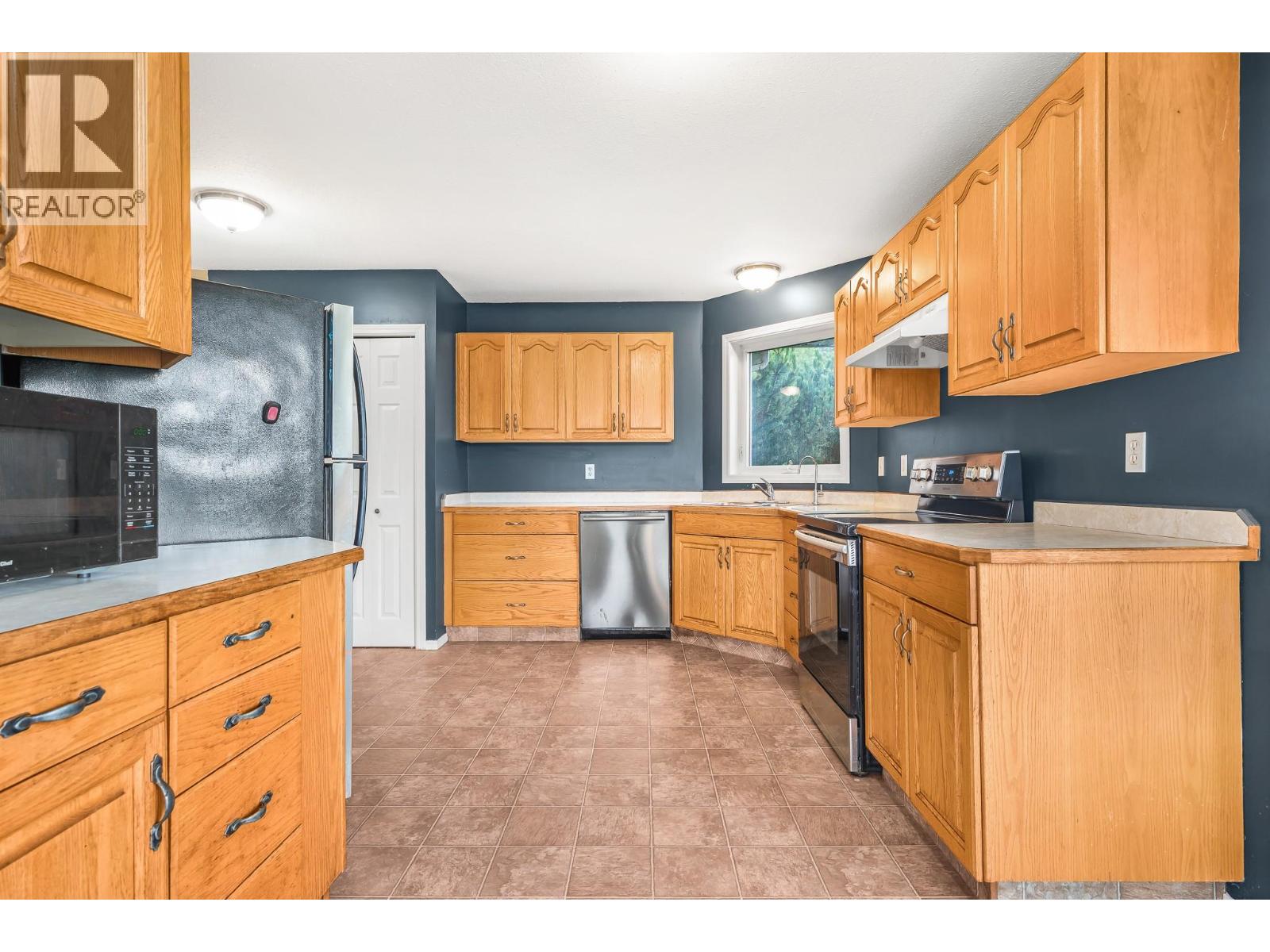 3575 Canyon Road, Spallumcheen, British Columbia  V4Y 0M7 - Photo 14 - 10373551