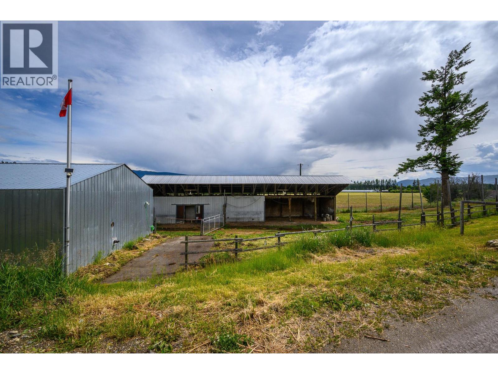 3575 Canyon Road, Spallumcheen, British Columbia  V4Y 0M7 - Photo 35 - 10373551