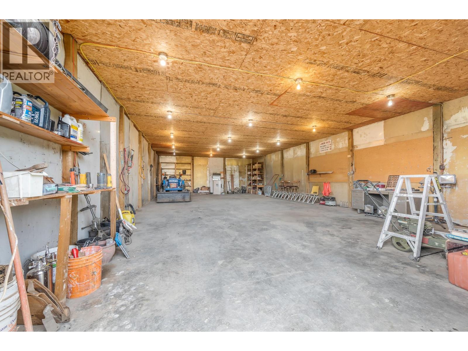 3575 Canyon Road, Spallumcheen, British Columbia  V4Y 0M7 - Photo 38 - 10373551