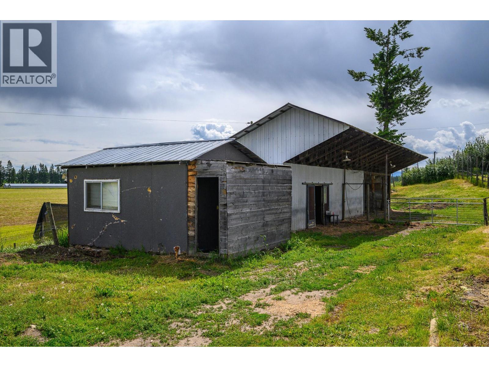 3575 Canyon Road, Spallumcheen, British Columbia  V4Y 0M7 - Photo 41 - 10373551