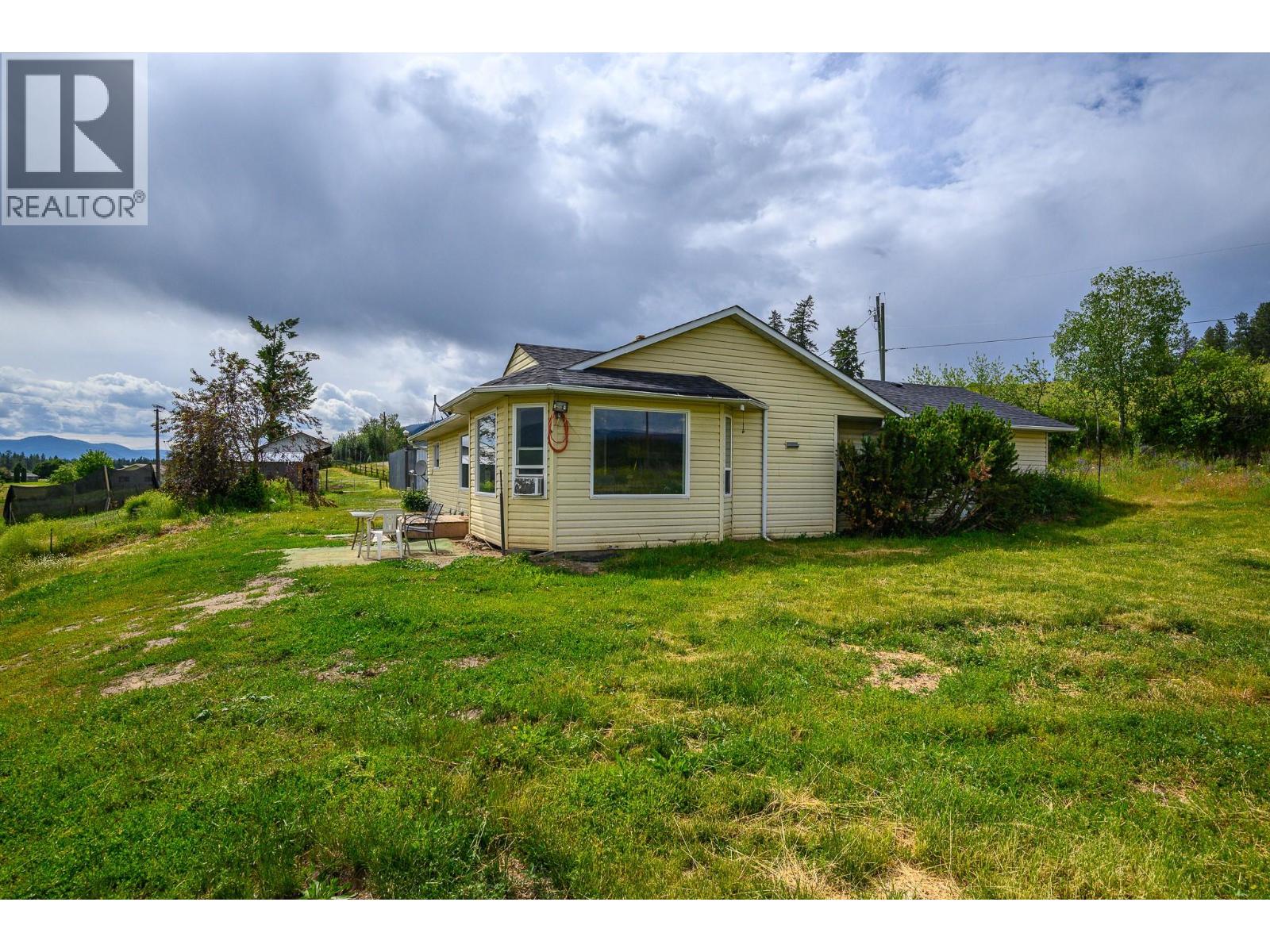 3575 Canyon Road, Spallumcheen, British Columbia  V4Y 0M7 - Photo 8 - 10373551