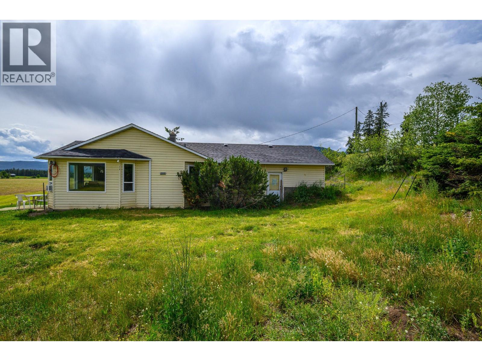 3575 Canyon Road, Spallumcheen, British Columbia  V4Y 0M7 - Photo 9 - 10373551