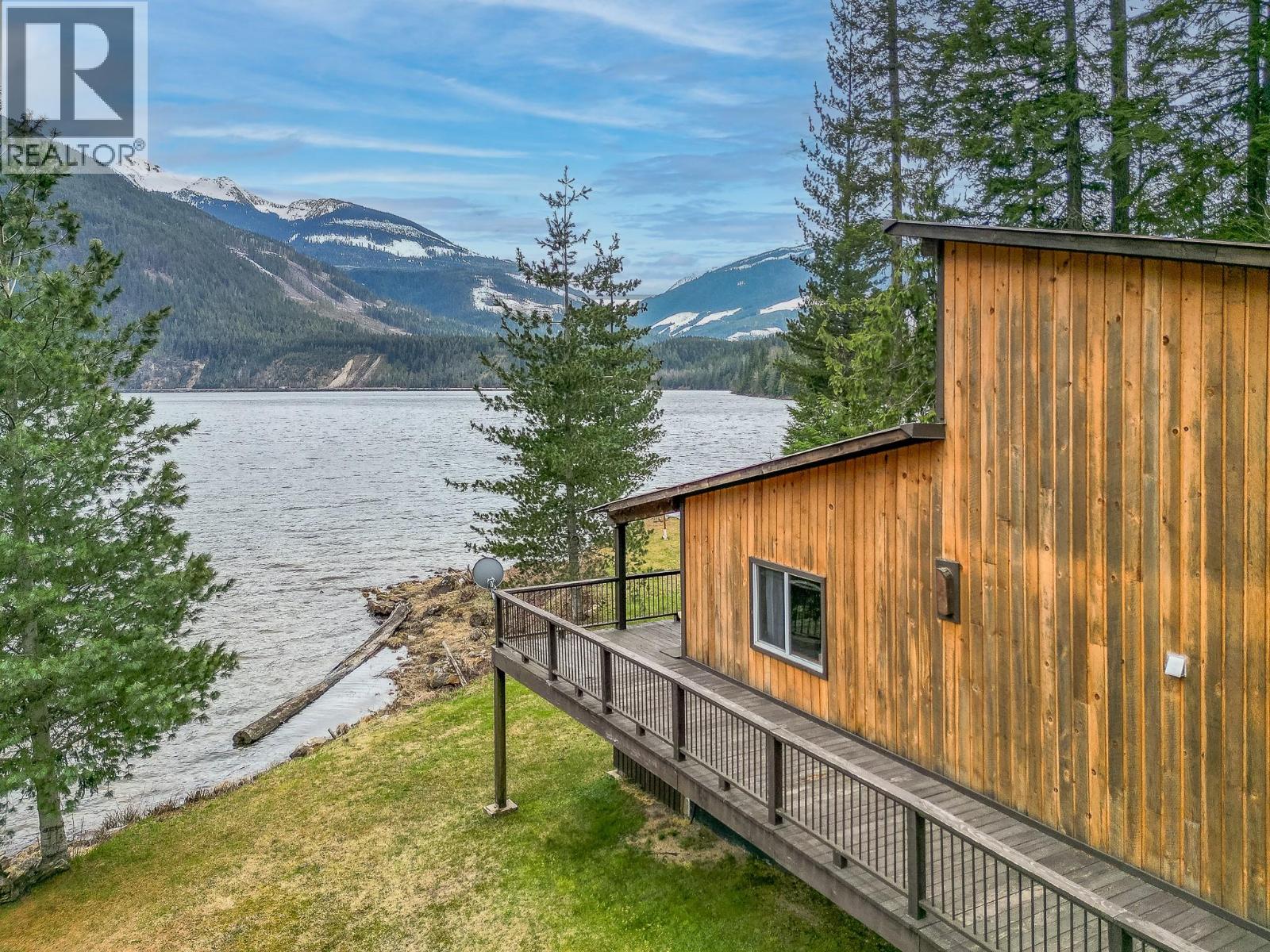 8323 Trans Canada Highway, Revelstoke, British Columbia  V0E 2S0 - Photo 15 - 10372765