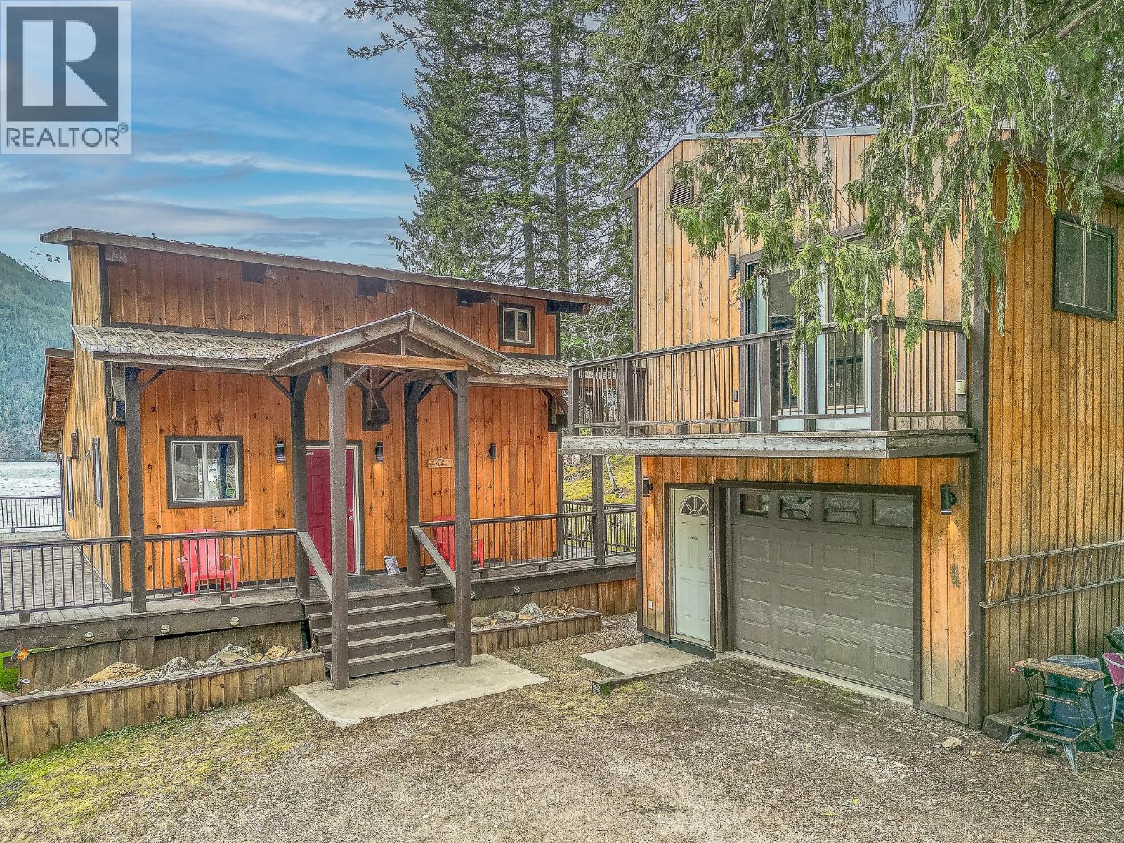 8323 Trans Canada Highway, Revelstoke, British Columbia  V0E 2S0 - Photo 19 - 10372765