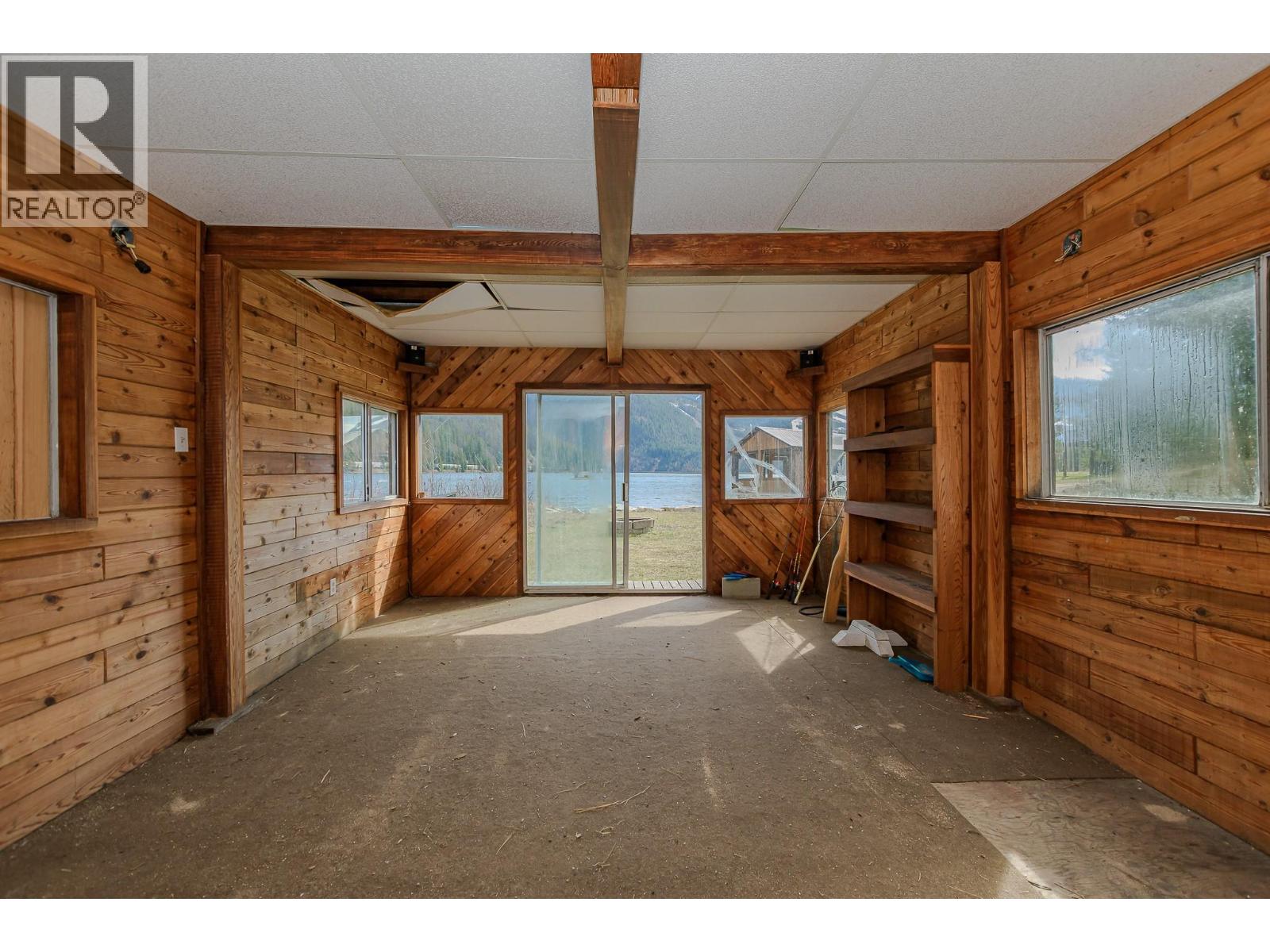 8323 Trans Canada Highway, Revelstoke, British Columbia  V0E 2S0 - Photo 22 - 10372765