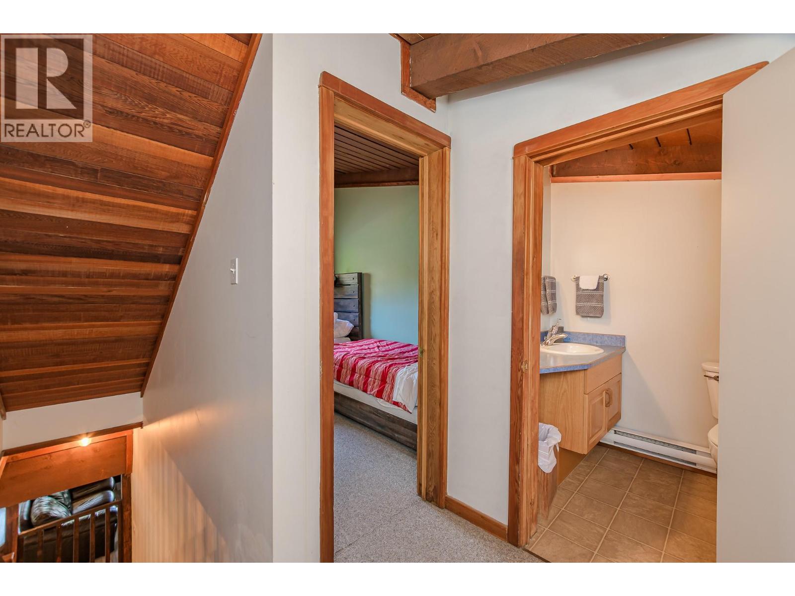 8323 Trans Canada Highway, Revelstoke, British Columbia  V0E 2S0 - Photo 40 - 10372765