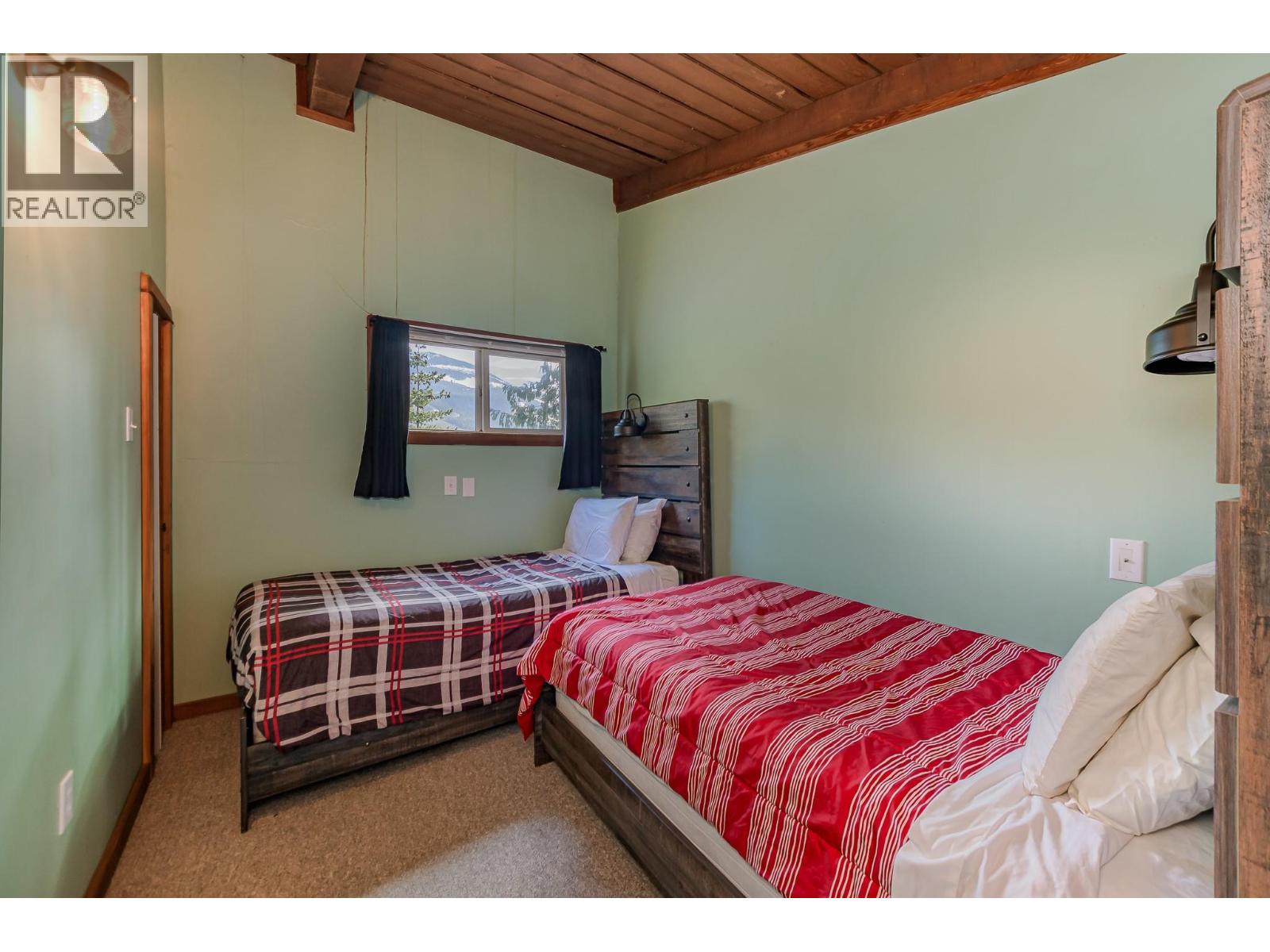 8323 Trans Canada Highway, Revelstoke, British Columbia  V0E 2S0 - Photo 41 - 10372765