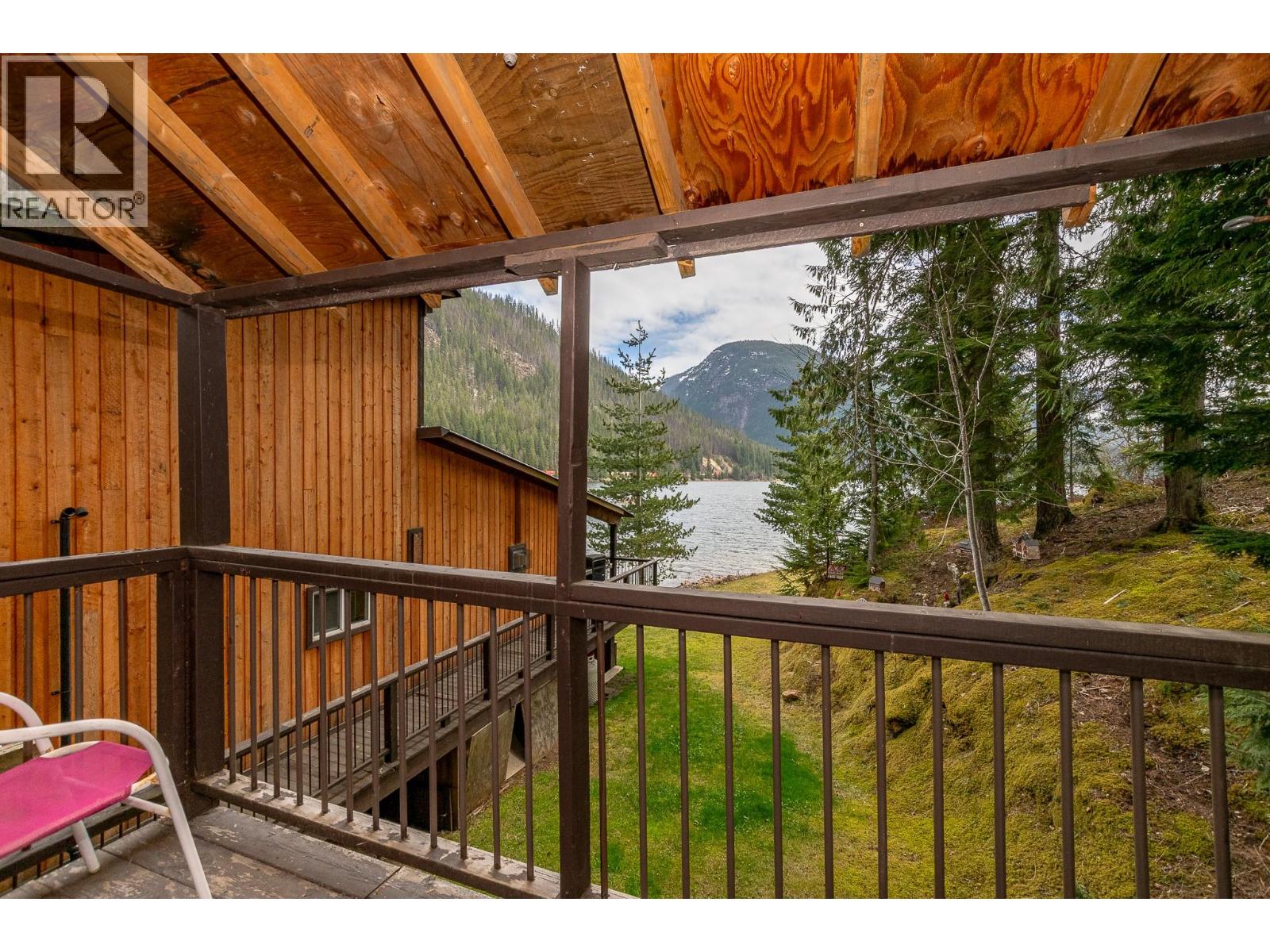 8323 Trans Canada Highway, Revelstoke, British Columbia  V0E 2S0 - Photo 55 - 10372765